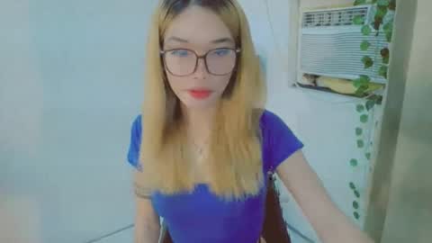 ohmyalessandraxcx online show from 23, 9, 2025