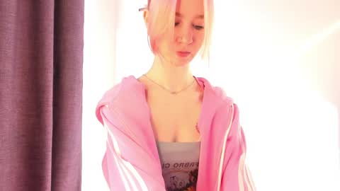 Emi and Ohpi online show from 13, 4, 2026