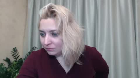 Snapshot of ohsweetiren chatting on 7, 12, 2024 Iren online show from 7, 12, 2024