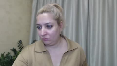 Snapshot of ohsweetiren chatting on 11, 12, 2024 Iren online show from 11, 12, 2024