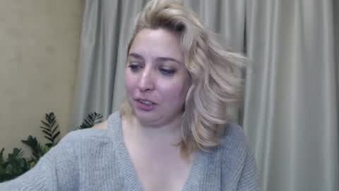 Snapshot of ohsweetiren chatting on 12, 12, 2024 Iren online show from 12, 12, 2024