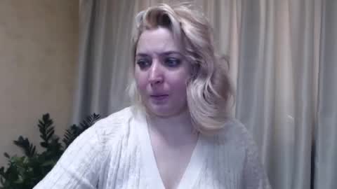 Snapshot of ohsweetiren chatting on 18, 2, 2025 Iren online show from 18, 2, 2025