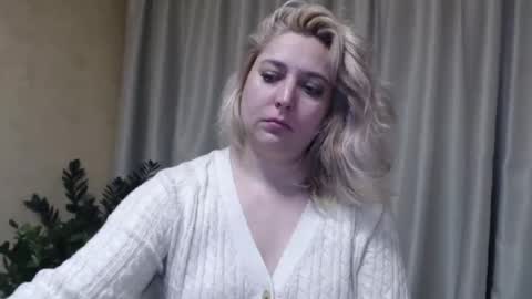 Snapshot of ohsweetiren chatting on 18, 2, 2025 Iren online show from 18, 2, 2025