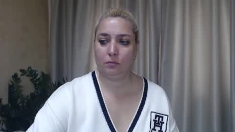 Snapshot of ohsweetiren chatting on 26, 9, 2025 Iren online show from 26, 9, 2025