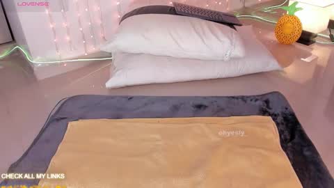 ohyesly_ online show from 19, 1, 2026