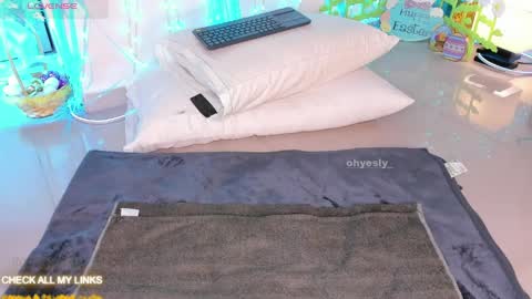 ohyesly_ online show from 6, 4, 2026