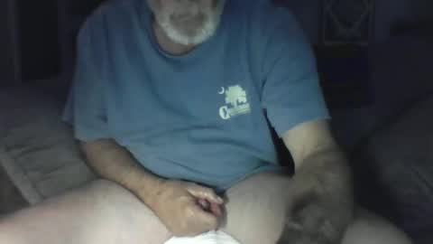 Snapshot of old_bald63 chatting on 5, 4, 2026 old_bald63 online show from 5, 4, 2026