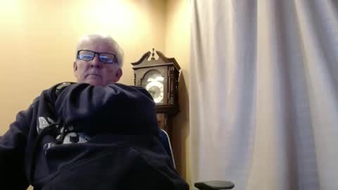 Snapshot of olderandwiser chatting on 17, 12, 2024 Older and Wiser online show from 17, 12, 2024