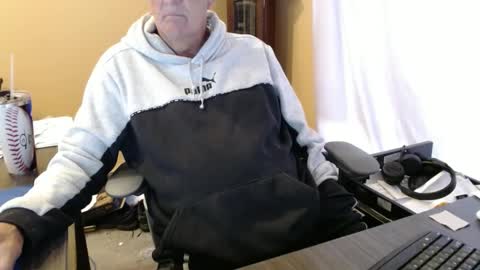 Snapshot of olderandwiser chatting on 26, 9, 2025 Older and Wiser online show from 26, 9, 2025