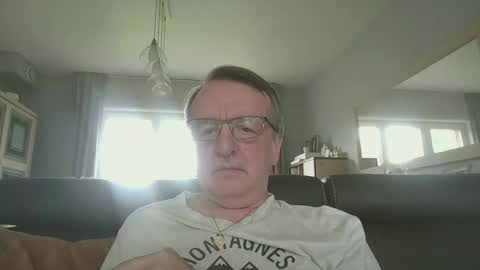 Snapshot of oldtimer160162493 chatting on 3, 5, 2026 oldtimer160162493 online show from 3, 5, 2026