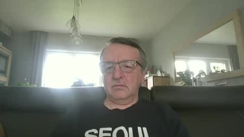 Snapshot of oldtimer160162493 chatting on 19, 5, 2026 oldtimer160162493 online show from 19, 5, 2026