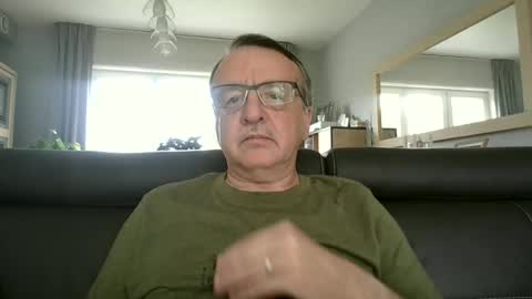 Snapshot of oldtimer160162493 chatting on 12, 6, 2026 oldtimer160162493 online show from 12, 6, 2026