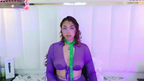 Snapshot of olivejoness_ chatting on 5, 10, 2025 olive online show from 5, 10, 2025
