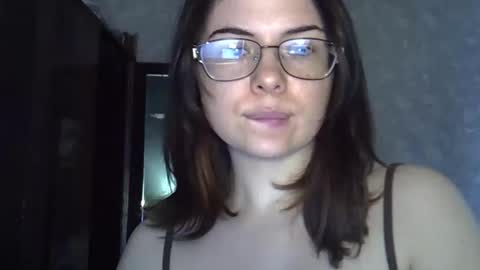 Snapshot of olivepeach chatting on 13, 4, 2026 Oil online show from 13, 4, 2026