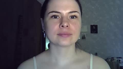Snapshot of olivepeach chatting on 14, 4, 2026 Oil online show from 14, 4, 2026