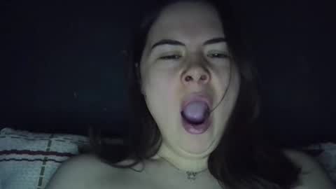 Snapshot of olivepeach chatting on 25, 5, 2026 Oil online show from 25, 5, 2026