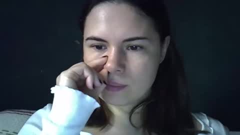 Snapshot of olivepeach chatting on 26, 5, 2026 Oil online show from 26, 5, 2026