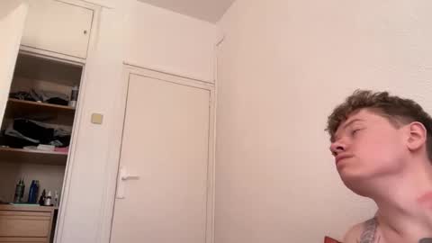 Snapshot of oliver_and_thomas chatting on 15, 9, 2025 Oliver and Thomas online show from 15, 9, 2025