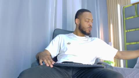 Oliver online show from 4, 4, 2026