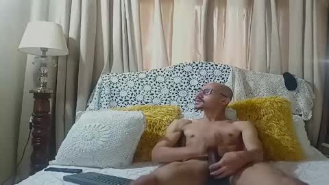 Snapshot of oliver_goldberg chatting on 8, 5, 2026 oliver_goldberg online show from 8, 5, 2026