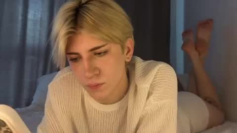 Snapshot of oliver_star_boy chatting on 9, 6, 2026 oliver online show from 9, 6, 2026