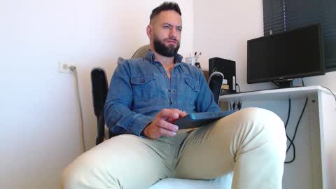 oliver online show from 20, 2, 2026