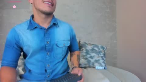 Snapshot of oliverwyse chatting on 16, 6, 2026 Oliver online show from 16, 6, 2026