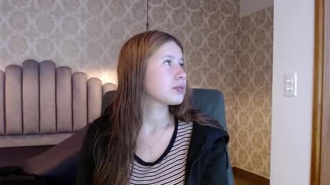 Snapshot of olivia11_ chatting on 4, 10, 2025 Olivia online show from 4, 10, 2025