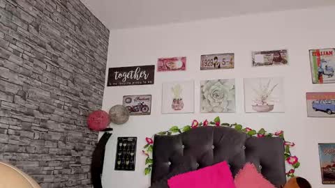Snapshot of olivia22love chatting on 17, 2, 2025 ..................................... 500 am- 1200 pm GMT-5 online show from 17, 2, 2025