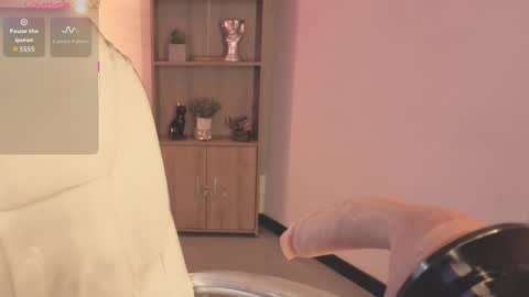 Olivia online show from 4, 11, 2025