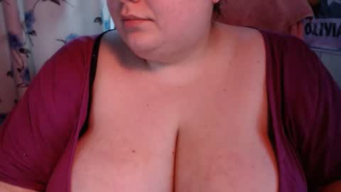 Snapshot of olivia_bud_gold chatting on 22, 12, 2024 Olivia Gold online show from 22, 12, 2024