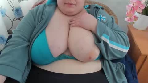 Snapshot of olivia_bud_gold chatting on 8, 2, 2026 Olivia Gold online show from 8, 2, 2026