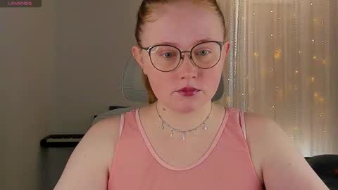 Snapshot of olivia_date chatting on 12, 9, 2025 Olivia Date online show from 12, 9, 2025