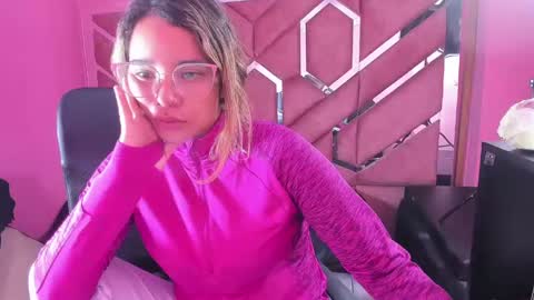  OLIVIA  online show from 4, 2, 2025