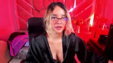  OLIVIA  online show from 12, 10, 2025