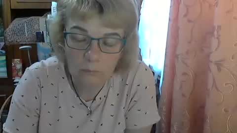 Olivia Mia online show from 6, 5, 2026