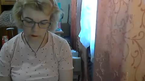 Snapshot of olivia_mia25 chatting on 8, 5, 2026 Olivia Mia online show from 8, 5, 2026