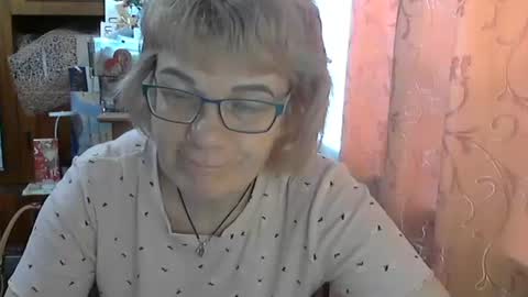 Snapshot of olivia_mia25 chatting on 18, 5, 2026 Olivia Mia online show from 18, 5, 2026