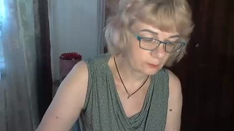 Snapshot of olivia_mia25 chatting on 4, 7, 2026 Olivia Mia online show from 4, 7, 2026