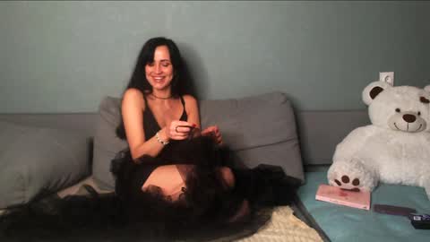 olivia millerss online show from 7, 4, 2026