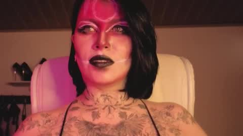   online show from 6, 11, 2025