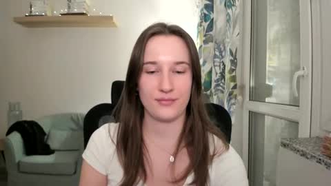 Snapshot of oliviaaa2003 chatting on 6, 1, 2025 Oliwiaa2004 online show from 6, 1, 2025