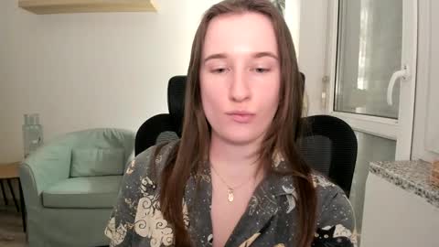 Snapshot of oliviaaa2003 chatting on 3, 3, 2025 Oliwiaa2004 online show from 3, 3, 2025