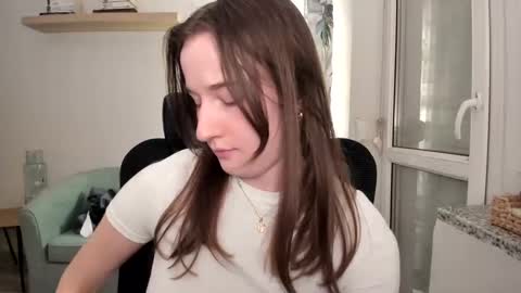 Snapshot of oliviaaa2003 chatting on 9, 3, 2025 Oliwiaa2004 online show from 9, 3, 2025