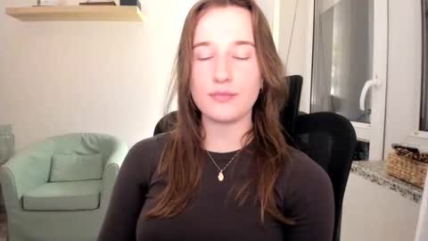 Snapshot of oliviaaa2003 chatting on 14, 9, 2025 Oliwiaa2004 online show from 14, 9, 2025