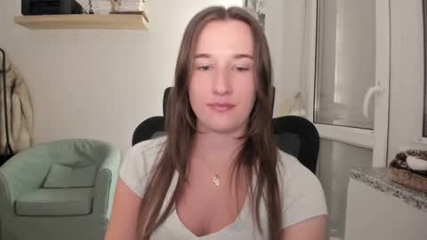 Snapshot of oliviaaa2003 chatting on 13, 12, 2025 Oliwiaa2004 online show from 13, 12, 2025