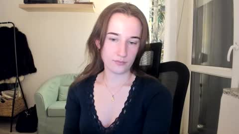 Snapshot of oliviaaa2003 chatting on 2, 5, 2026 Oliwiaa2004 online show from 2, 5, 2026