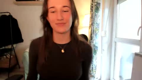 Snapshot of oliviaaa2003 chatting on 8, 5, 2026 Oliwiaa2004 online show from 8, 5, 2026