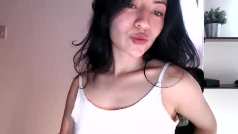 oliviaaa__ online show from 13, 11, 2025