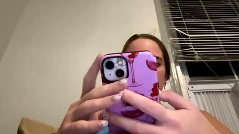 Snapshot of oliviaaraee chatting on 5, 2, 2026 oliviaaraee online show from 5, 2, 2026